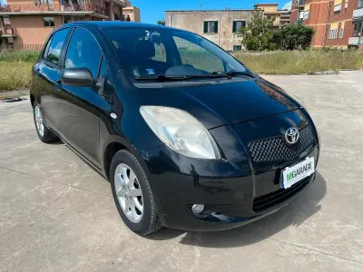Usata Toyota Yaris 87 CV (63 kW) 2008 Nero Utilitaria