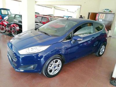 Gebraucht Ford Fiesta Business Edition 95 PS (69 kW) 2015 Blau Kleinwagen