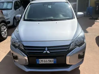 Usata Mitsubishi Space Star Intense 71 CV (52 kW) 2022 Argento Utilitaria
