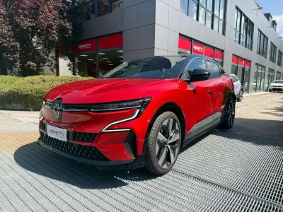 Usata Renault Megane E-Tech Techno 161 kW (220 CV) 2023 Rosso Berlina