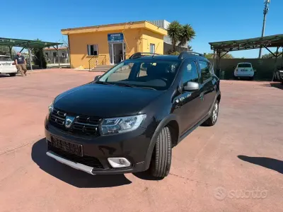 Gebraucht Dacia Sandero Stepway 73 PS (53 kW) 2018 Schwarz Limousine