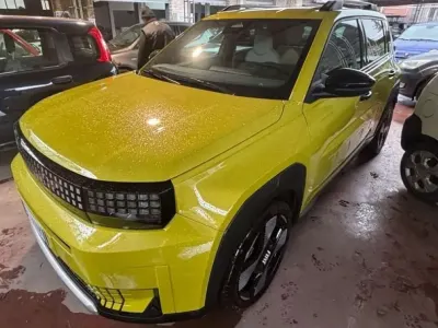 Usata Fiat Grande Panda La Prima 83 kW (113 CV) 2025 Giallo Utilitaria