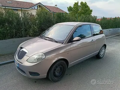 Usata Lancia Ypsilon 77 CV (56 kW) 2007 Grigio Utilitaria