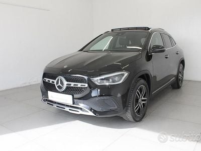 Occasion Mercedes GLA200 150 ch (110 kW) 2022 Violet SUV