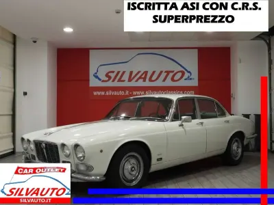 Usata Jaguar XJ6 R 245 CV (180 kW) 1970 Bianco pastello Berlina