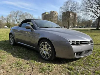 Usata Alfa Romeo Spider 260 CV (191 kW) 2007 Grigio Cabrio