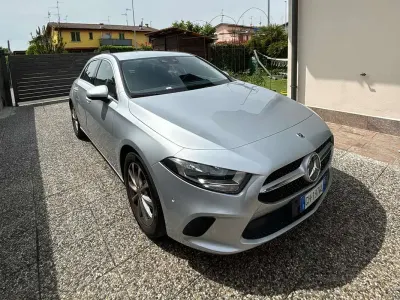 Occasion Mercedes A180 Edition 136 ch (100 kW) 2021 Argent Berline