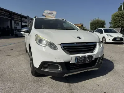 Usata Peugeot 2008 120 CV (88 kW) 2015 Bianco SUV