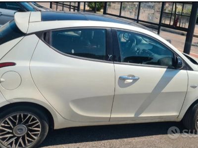 usata Lancia Ypsilon 2 serie platinum