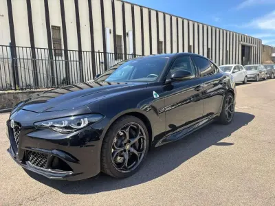 Nuova Alfa Romeo Giulia Quadrifoglio 519 CV (381 kW) 2025 Nero Berlina