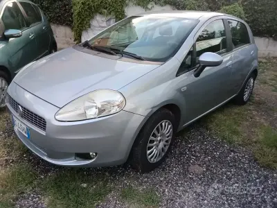 Usata Fiat Grande Punto 77 CV (56 kW) 2008 Grigio Utilitaria