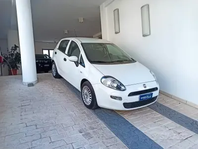 Occasion Fiat Punto Lounge 69 ch (50 kW) 2016 Blanc Citadine