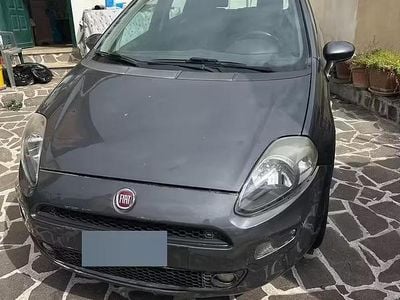 Usata Fiat Grande Punto 69 CV (50 kW) 2015 Grigio Utilitaria