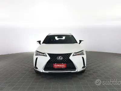 Usata Lexus UX 152 CV (111 kW) 2024 Bianco perla SUV