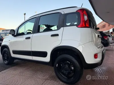 Usata Fiat Panda 4x4 S 85 CV (62 kW) 2020 Bianco Utilitaria
