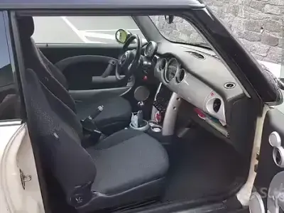 Begagnad Mini Cooper 116 HK (85 kW) 2004 Halvkombi