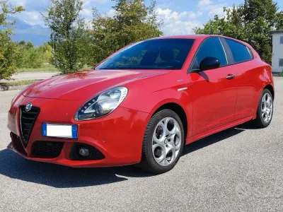 Usata Alfa Romeo Giulietta Sprint 170 CV (125 kW) 2015 Rosso Utilitaria