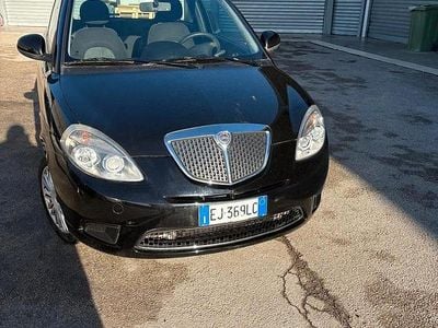 Usata Lancia Ypsilon 70 CV (51 kW) 2011 Nero Utilitaria