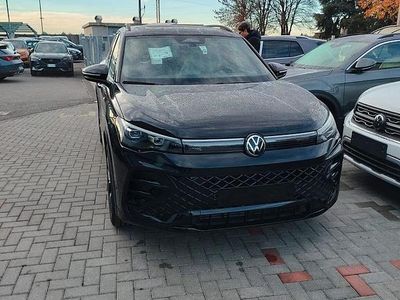Usata VW Tiguan R-line Plus 193 CV (141 kW) 2024 Nero SUV
