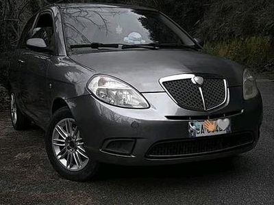 Usata Lancia Ypsilon 70 CV (51 kW) 2006 Grigio Utilitaria
