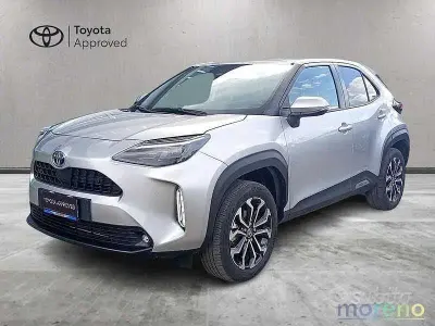 Käytetty Toyota Yaris Cross Trend 116 HP (85 kW) 2022 Harmaa Katumaasturi