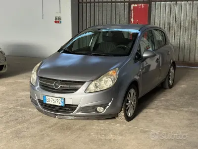 Usata Opel Corsa Edition 80 CV (58 kW) 2010 Grigio Utilitaria