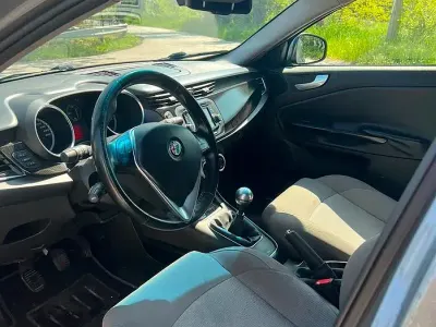 Usata Alfa Romeo Giulietta 120 CV (88 kW) 2016 Grigio Utilitaria