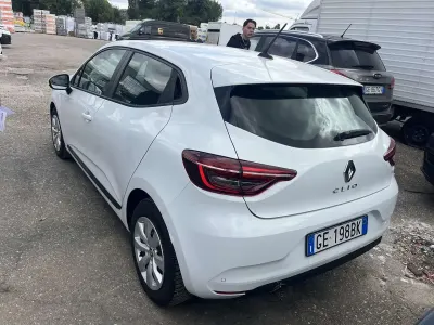 Usata Renault Clio V 82 CV (60 kW) 2021 Other Berlina