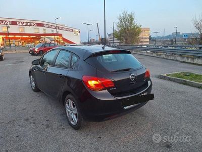 usata Opel Astra 2012