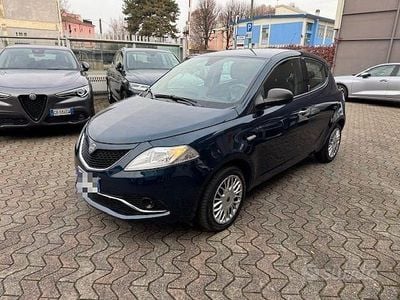 Usata Lancia Ypsilon Silver 69 CV (50 kW) 2017 Blu Utilitaria