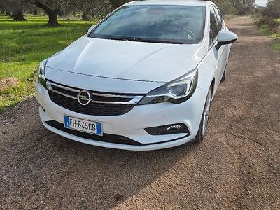Usata Opel Astra Dynamic 136 CV (100 kW) 2017 Bianco Berlina