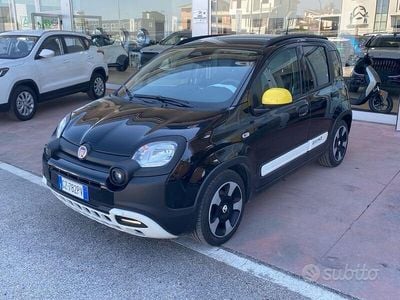 Begagnad Fiat Panda Cross Cross 70 HK (51 kW) 2025 Svart Halvkombi