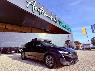 Usata Peugeot 308 131 CV (96 kW) 2024 Nero Berlina