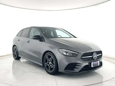 Usata Mercedes B200 Premium 150 CV (110 kW) 2021 Grigio metallizzato Utilitaria