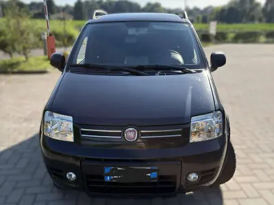 Usata Fiat Panda 4x4 69 CV (50 kW) 2010 Nero Utilitaria