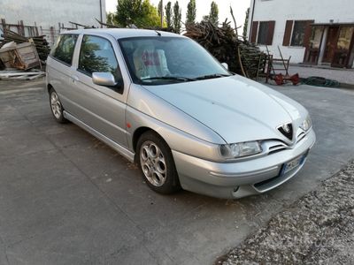 usata Alfa Romeo 145 2.0 Twin Spark quadrifoglio verde