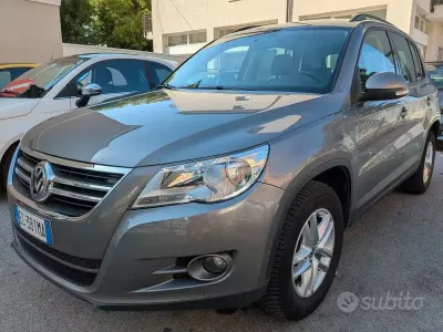 Usata VW Tiguan 140 CV (102 kW) 2010 Grigio SUV