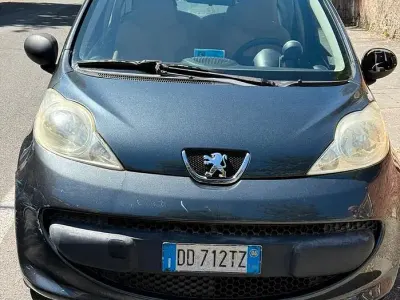 Gebraucht Peugeot 107 68 PS (50 kW) 2006 Grau Kleinwagen