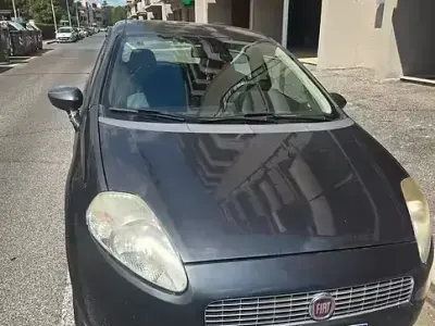 Usata Fiat Grande Punto 77 CV (56 kW) 2005 Grigio Utilitaria