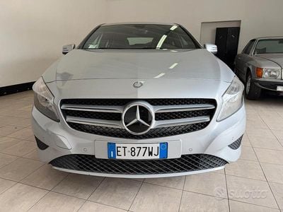 Usata Mercedes A180 109 CV (80 kW) 2014 Grigio Berlina