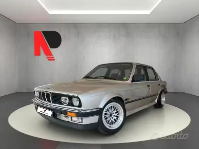 Usata BMW 318 105 CV (77 kW) 1987 Grigio Berlina