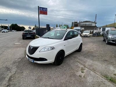 Usata Lancia Ypsilon 69 CV (50 kW) 2014 Bianco Utilitaria