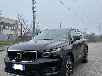 Usata Volvo XC40 Momentum 129 CV (94 kW) 2020 Nero SUV