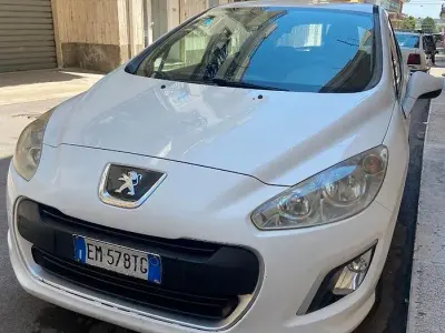 Usata Peugeot 308 Business-Line 112 CV (82 kW) 2012 Bianco Berlina