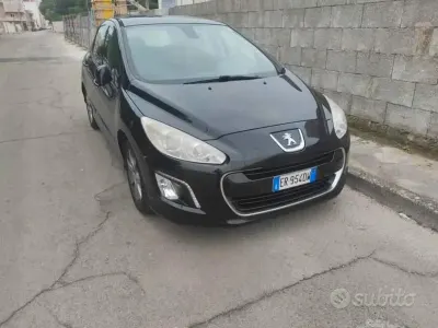 Usata Peugeot 308 92 CV (67 kW) 2013 Nero Berlina
