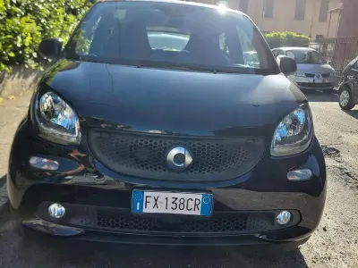 Usata Smart ForFour 71 CV (52 kW) 2019 Nero Utilitaria