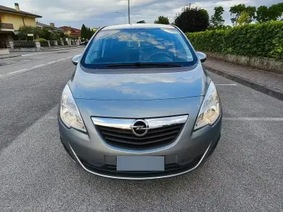 Usata Opel Meriva 95 CV (69 kW) 2011 Grigio Monovolume