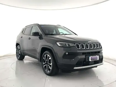 Usata Jeep Compass 131 CV (96 kW) 2023 Grigio metallizzato SUV