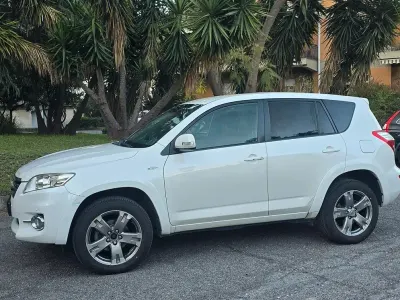 Usata Toyota RAV4 150 CV (110 kW) 2011 Bianco SUV
