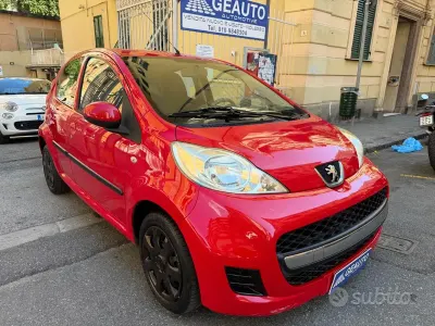 Usata Peugeot 107 68 CV (50 kW) 2009 Rosso Utilitaria